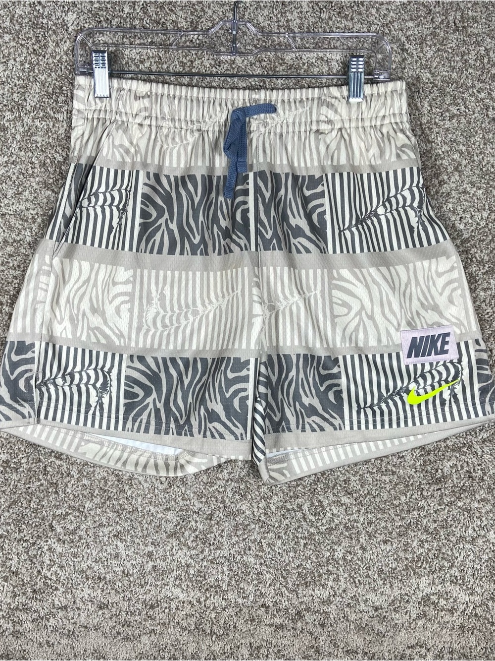 Nike Shorts Mens Small Gray Club Trippy Safari Print Mesh Beige FN1464-012 New